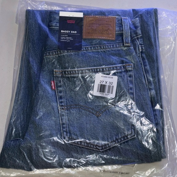 Levi’s Women’s Baggy Dad Jeans Own It Stone Wash 27x32 NWT - Picture 2 of 7